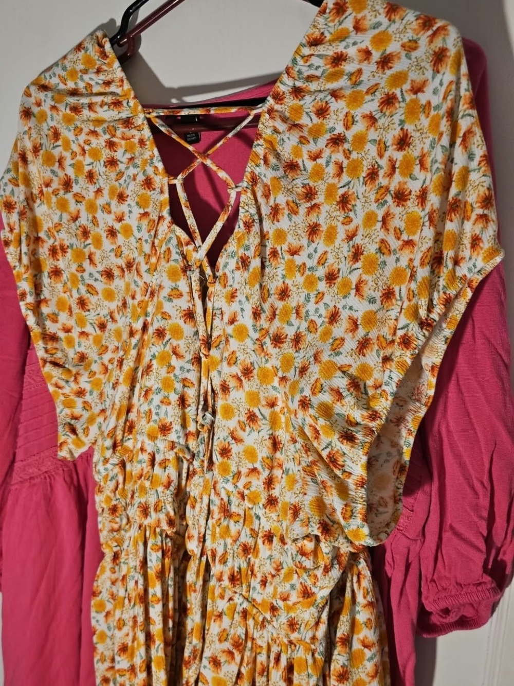 torrid Floral Tie-Front V-Neck Crop Top in Yellow and Orange